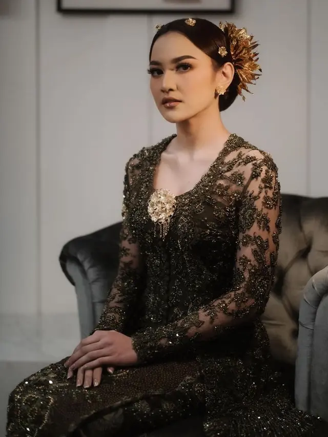 Mahalini Kenakan Kebaya saat Tunangan. [@mahalinirahaja]