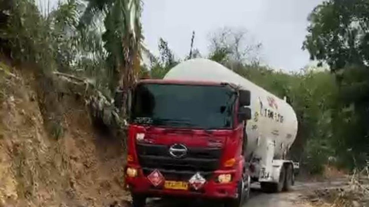 Tanggap Darurat Bencana Sumatra, Pertamina Salurkan LPG dan BBM Lewat Darat, Laut dan Udara