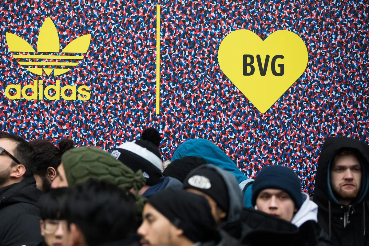 Antre Demi Sepatu Adidas/BVG