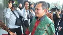 Politikus Partai Demokrat Khatibul Umam Wiranu tiba di gedung KPK, Jakarta, Jumat (7/7). Kedua politikus Partai Demokrat ini diperiksa sebagai saksi terkait kasus dugaan korupsi proyek e-KTP. (Liputan6.com/Helmi Afandi)