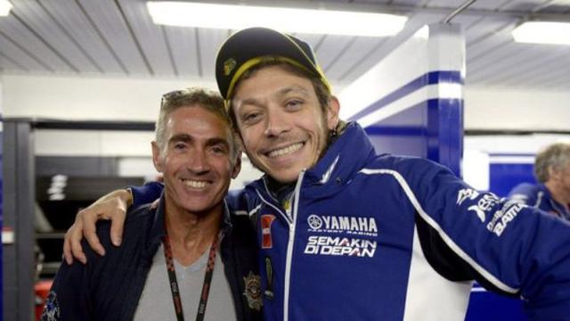 Valentino Rossi dan Mick Doohan (kiri)