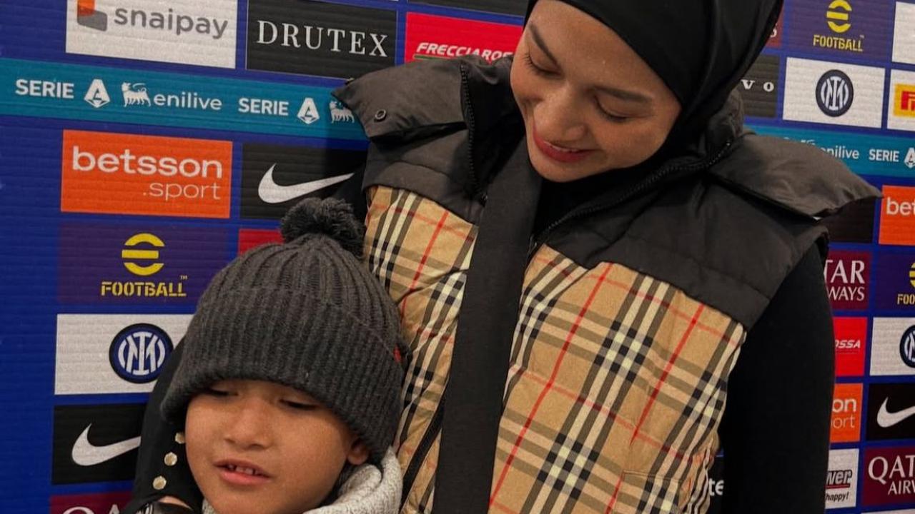 7 Potret Momen Seru Nina Zatulini Bersama Keluarga di Milan, Sorotan Hari Pertama