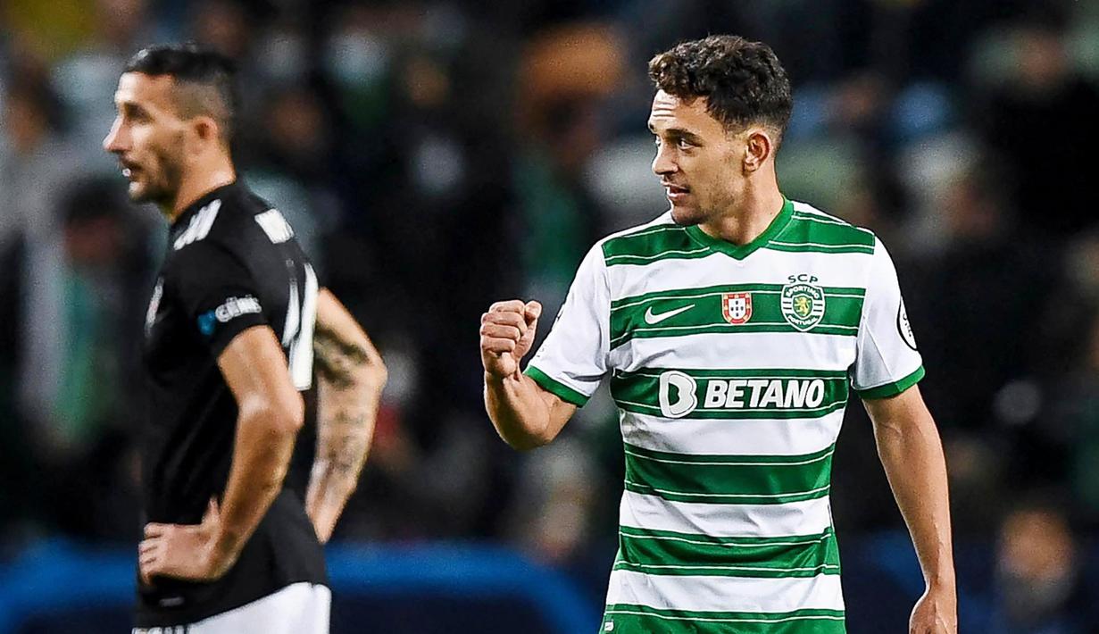 Pedro Goncalves - Gelandang berusia 23 tahun ini tampil moncer dengan mencetak dua gol saat Sporting CP menang 4-0 atas Besiktas. Kemenangan di Estadio Jose Alvalade itu mengantarkan Sporting di peringkat ketiga dengan 6 poin. (AFP/Patricia de Melo Moreira)