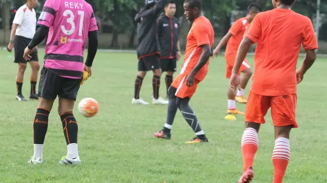 Greg Nwokolo