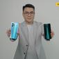 Marketing Director Realme Indonesia Palson Yi bersama Realme 9 Pro series yang baru diluncurkan di Indonesia. Perangkat ini hadir dengan dukungan jaringan 5G dan dibanderol mulai Rp 3 jutaan. (Foto: Realme Indonesia).