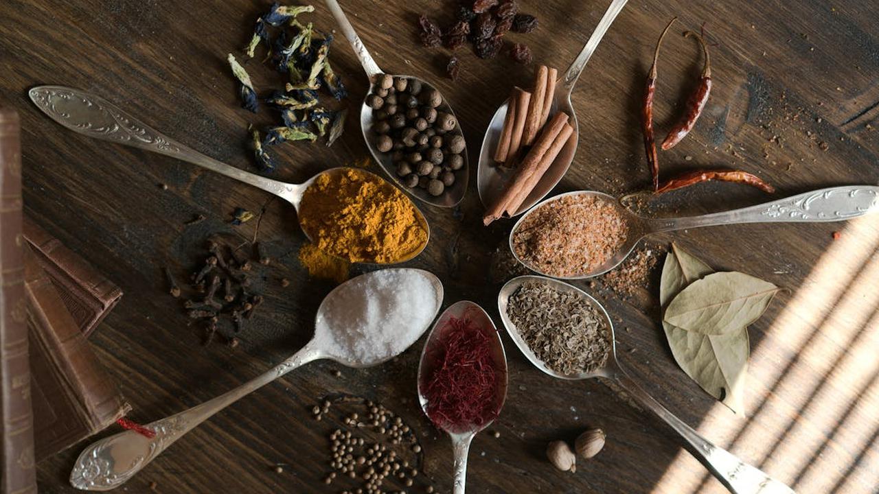 Jangan Asal Konsumsi! 5 Jenis Rempah Ini Bisa Melemahkan Efek Obat yang Anda Minum