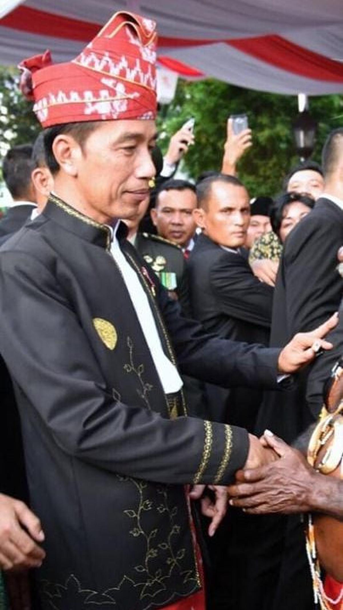 Baju Adat Tanah Bumbu