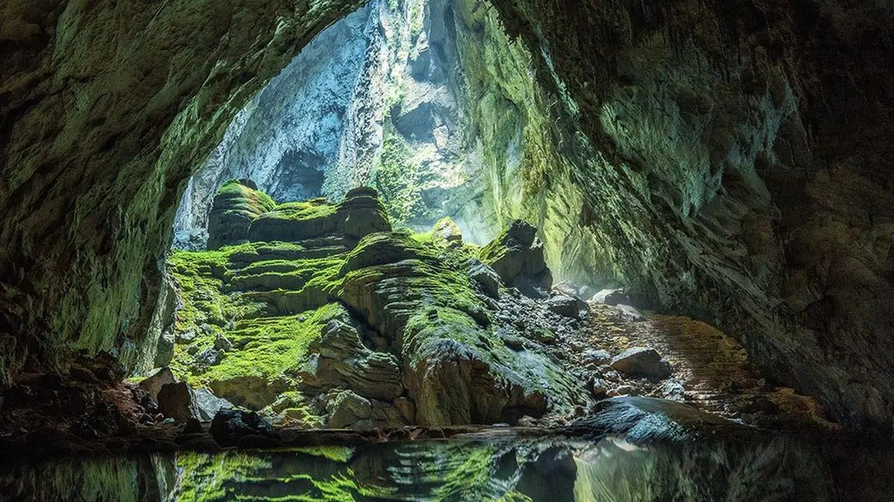 Gua Hang Son Dong terletak di Taman Nasional Phong Nha-Ke Bang, Vietnam