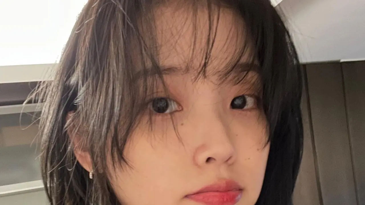 5 Inspirasi Model Rambut Sebahu Ala Selebriti Tahun 2022, Ada IU dengan Potongan Wolf Cut