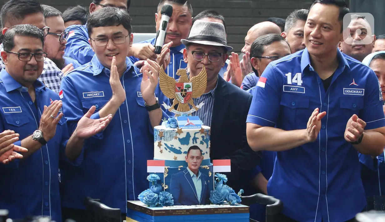 Perkara tersebut diputuskan majelis hakim yang dipimpin oleh Yosran sebagai ketua majelis dengan dua anggota Lulik Tri Cahyaningrum dan Cerah Bangun. (Liputan6.com/Herman Zakharia)