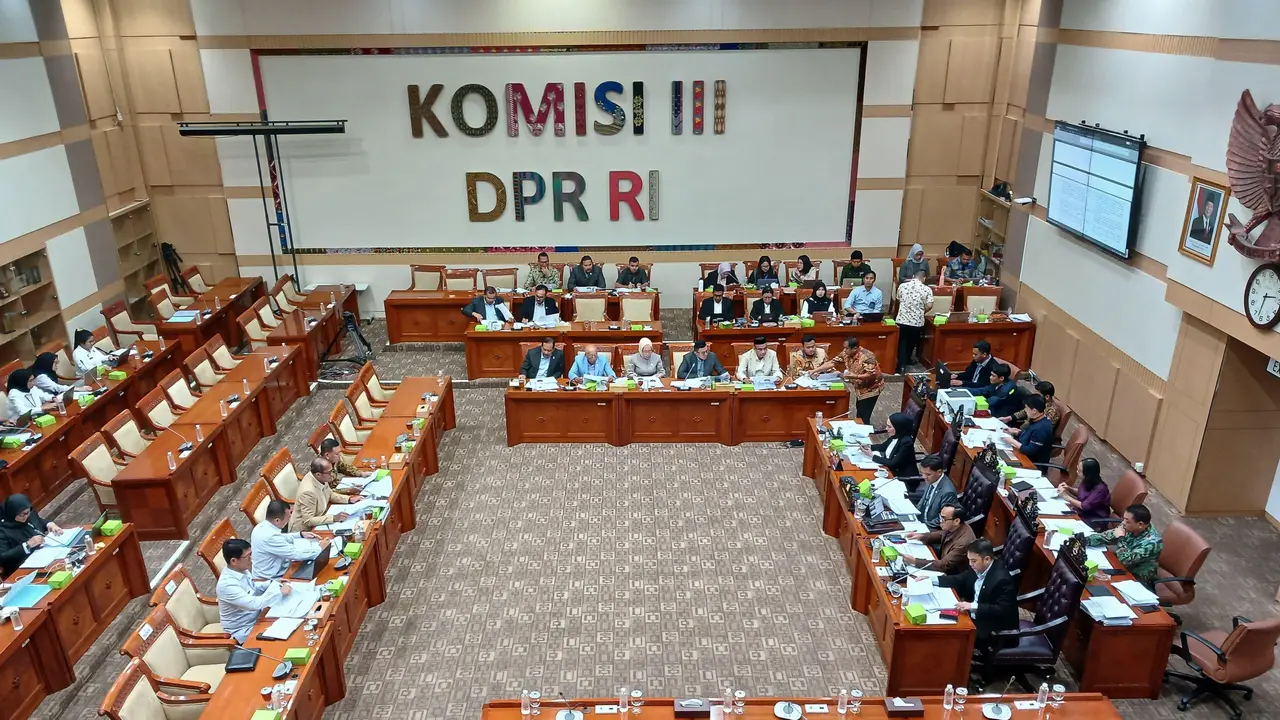 Rapat Panitia kerja (panja) penyusunan revisi Undang-Undang Kitab Hukum Acara Pidana (KUHAP).