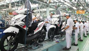 Honda BeAT FI tercatat sebagai penyumbang terbesar di segmen skutik dengan angka penjualan 202.956 unit
