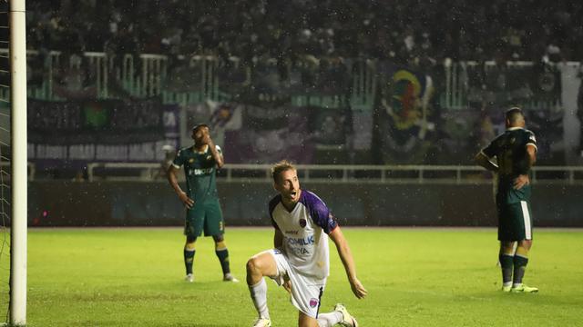 Gelandang Persita, Eldar Hasanovic.