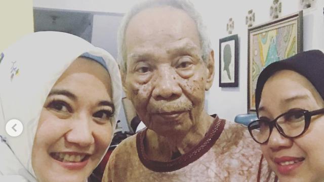 Nana Krip (https://www.instagram.com/p/BqrQliiHNy1/)