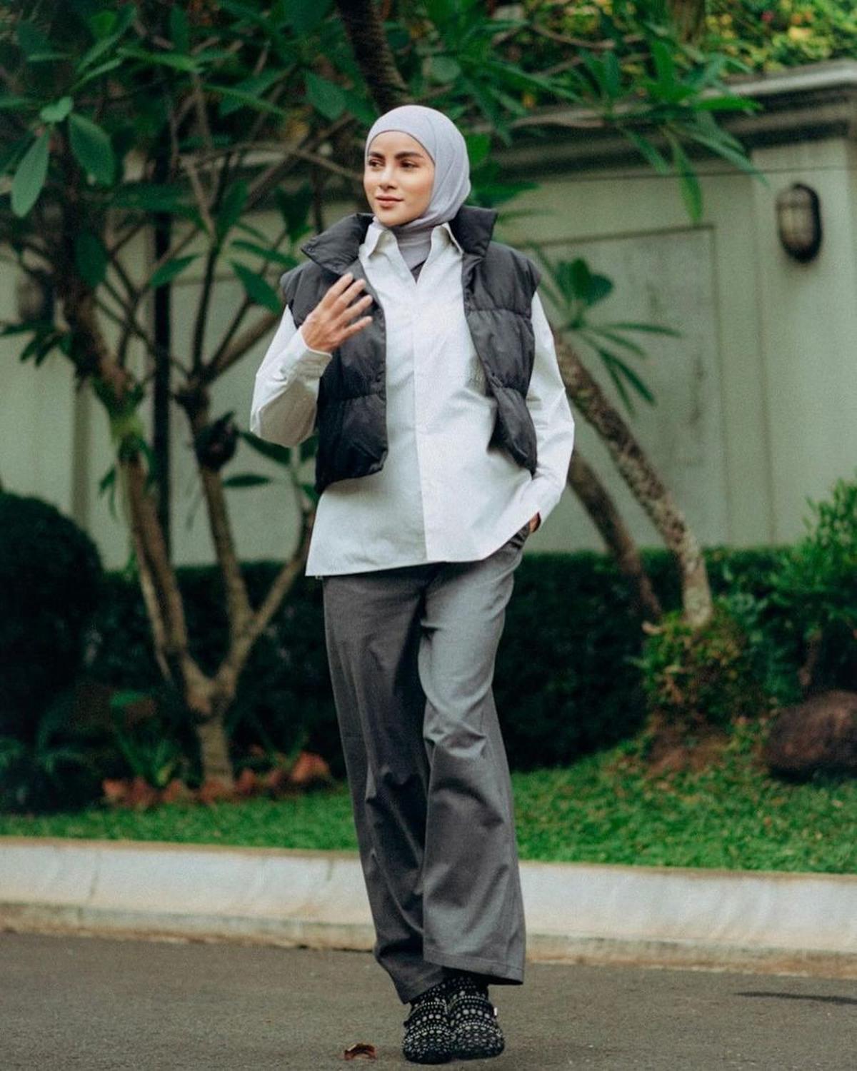 Tak Terima Anak dan Ayahnya Dihina, Olla Ramlan Laporkan Buzzer ke Polisi