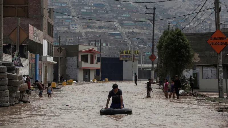 Sungai Huaycoloro Meluap, Peru Dilanda Banjir