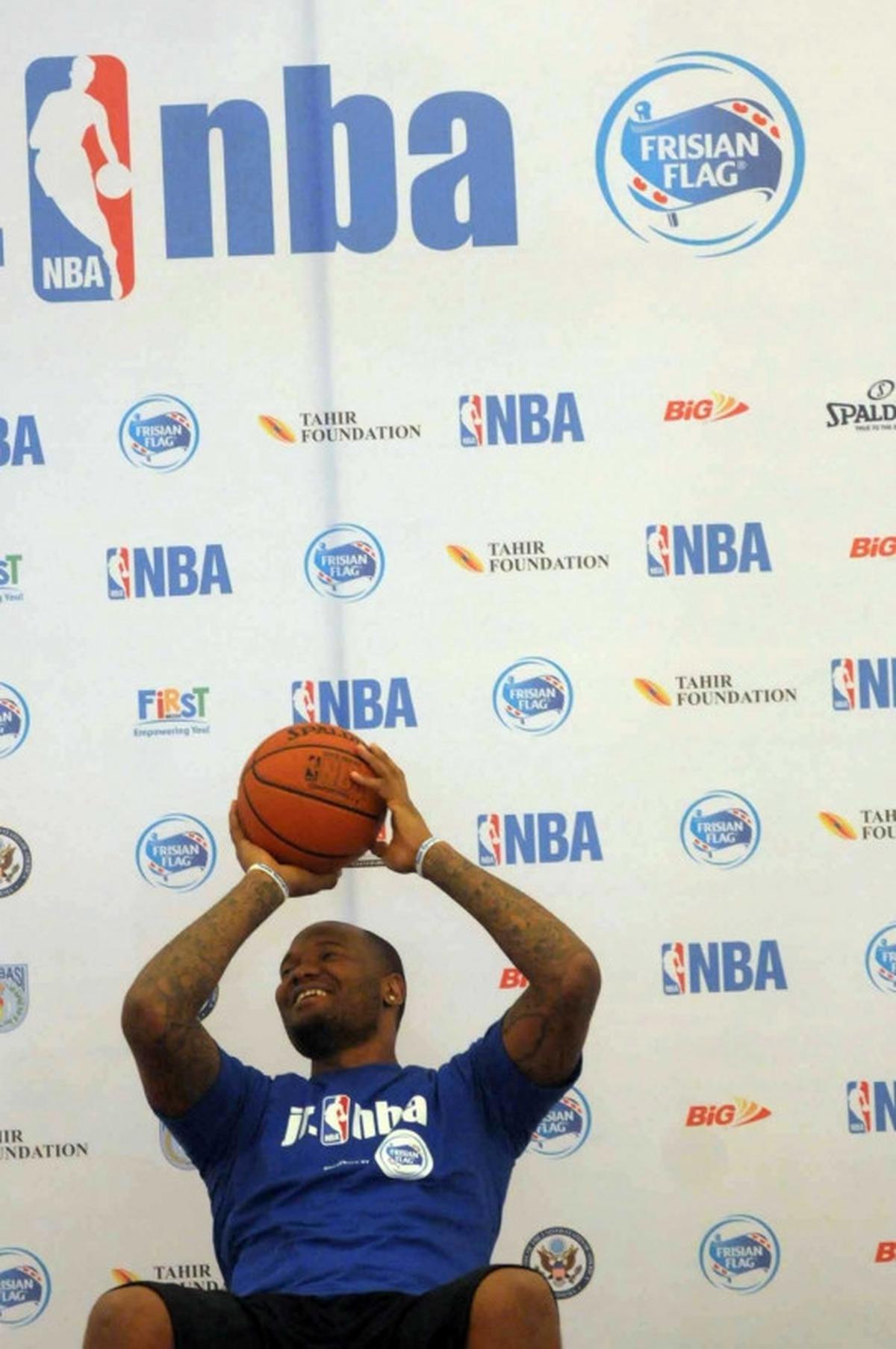 Aksi Jr NBA Indonesia unjuk kebolehan di depan Marreese Speights