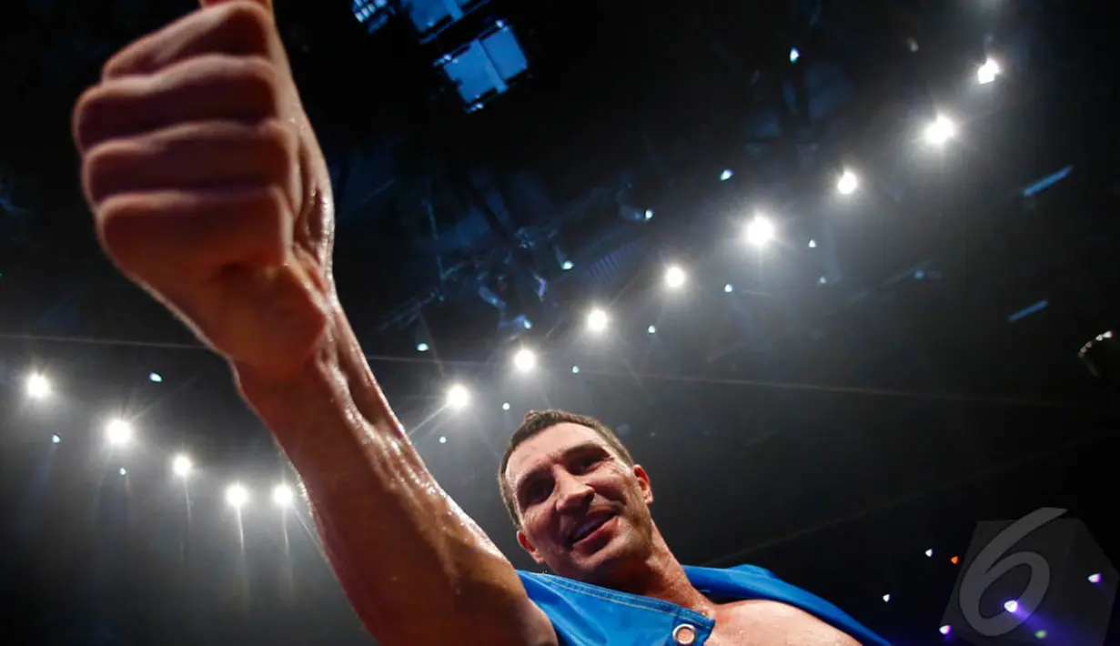 Klitschko membukukan kemenangan KO ke-53 dalam karirnya dan kemenangan ke-62 dalam karirnya dan menjatuhkan Leapai tiga kali sebelum wasit menghentikan pertandingan.