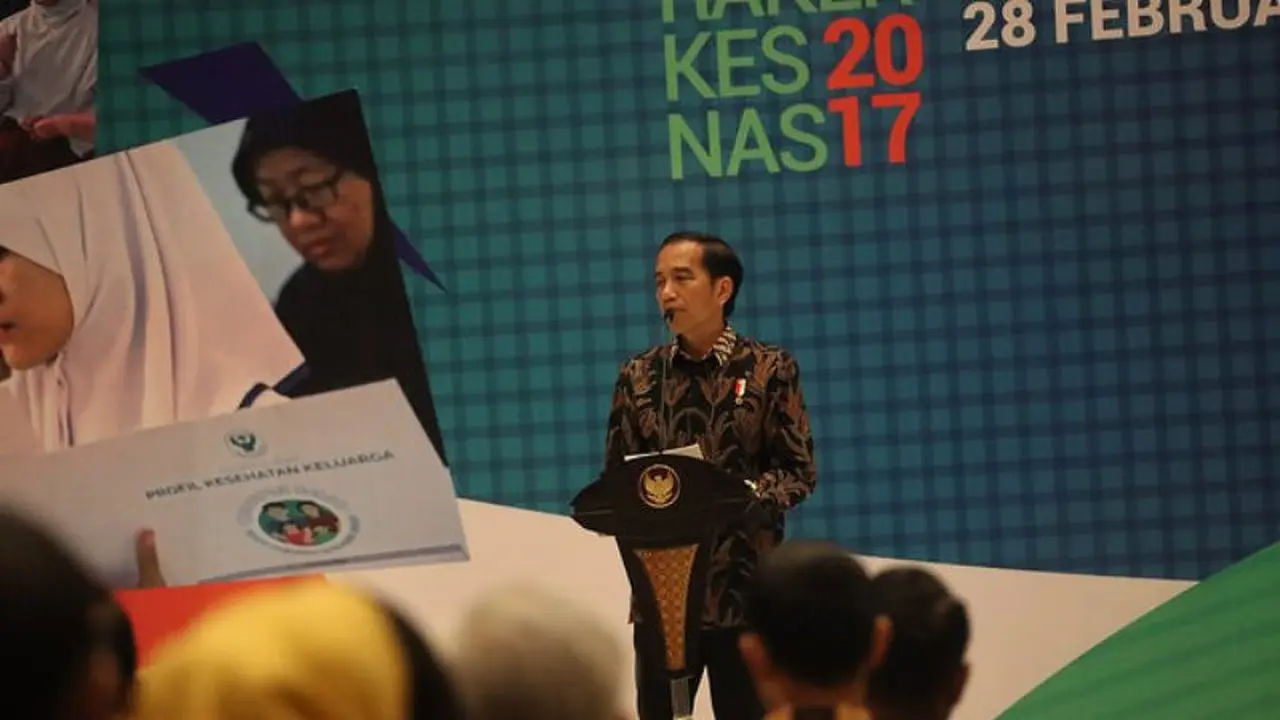 Jokowi: Jangan Sampai Ada Uang Dipakai untuk Beli Rokok