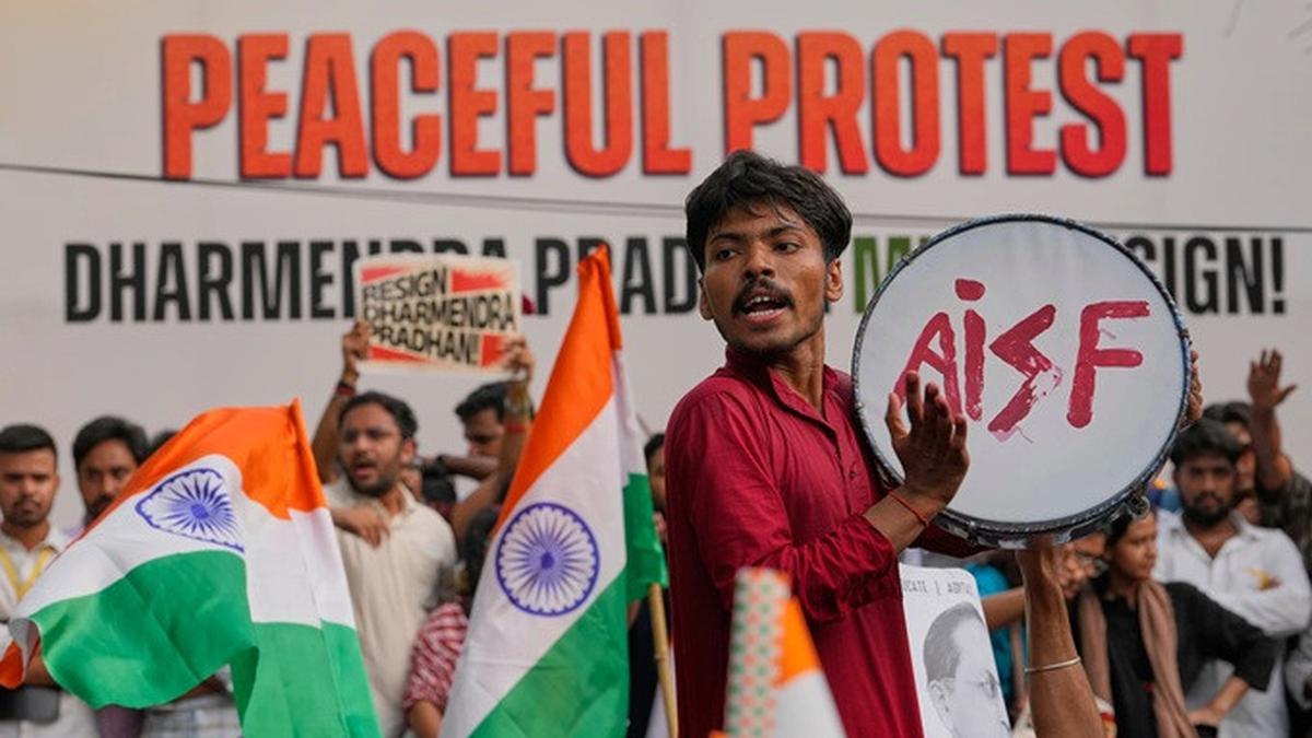 Menteri Pendidikan India Mundur Usai Didemo Gerakan Kecoak