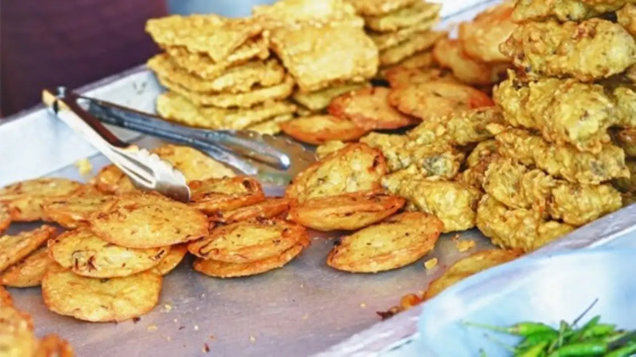 Ini Sebab Jangan Pakai Koran untuk Mengurangi Minyak di Gorengan