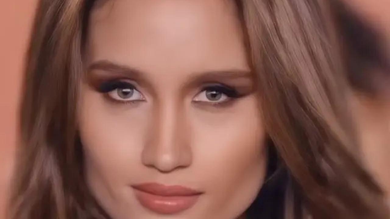 6 Potret Enzy Storia Mengibaskan Rambut hingga Cinta Laura Rela Potong Rambut Pendek di Panggung L'oreal Paris Fashion Week