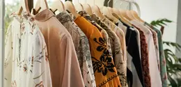 Capsule Wardobe merupakan langkah memulai gaya hidup fashion yang ramah lingkungan dan berkelanjutan. (Foto: unsplash.com/aviv rachmadian).