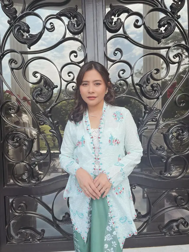 Prilly Latuconsina