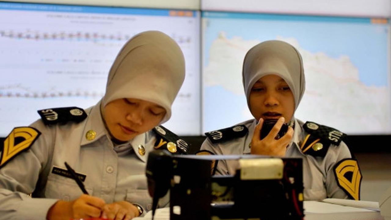 Mengintip ruang pusat pemantau arus mudik