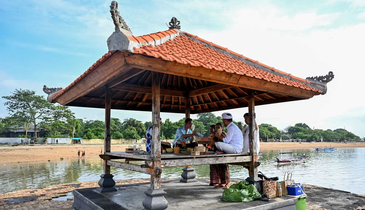 <p>Gibran Rakabuming Raka kembali berkunjung ke Bali untuk menikmati wisata kebugaran. (SONNY TUMBELAKA/AFP)</p>