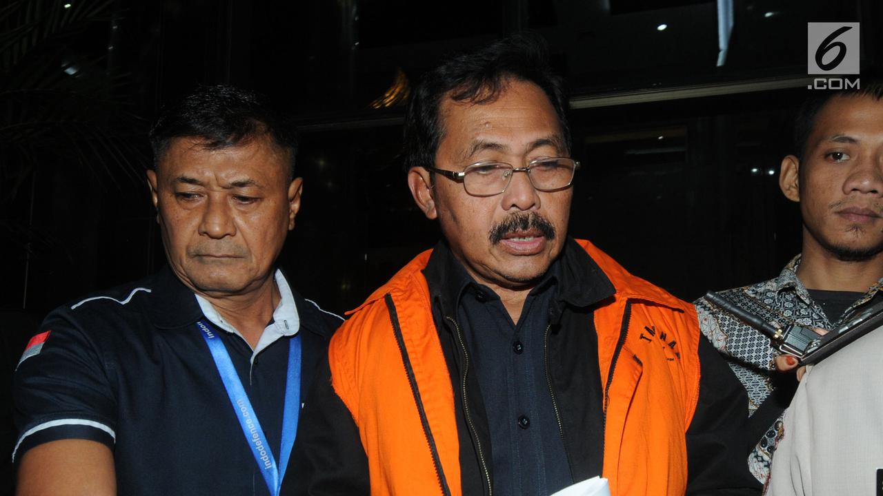 Gubernur Kepri Nurdin Basirun Kenakan Baju Tahanan KPK