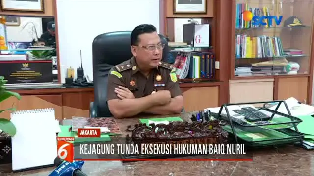 Penundaan eksekusi didasarkan atas aspirasi masyarakat yang memohon keadilan bagi Nuril.