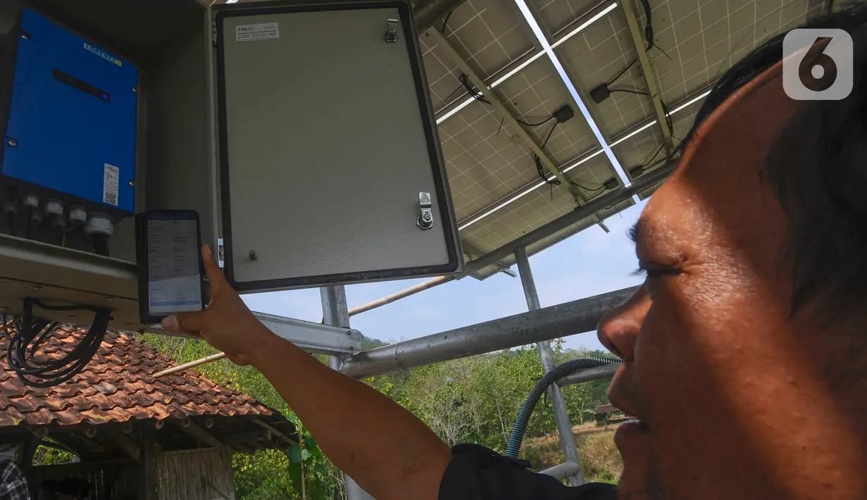 Dana pengadaan panel surya berasal dari Dana Ketahanan Pangan dan dikerjakan oleh PT Green Energy Nusantara Mandiri. (merdeka.com/Arie Basuki)