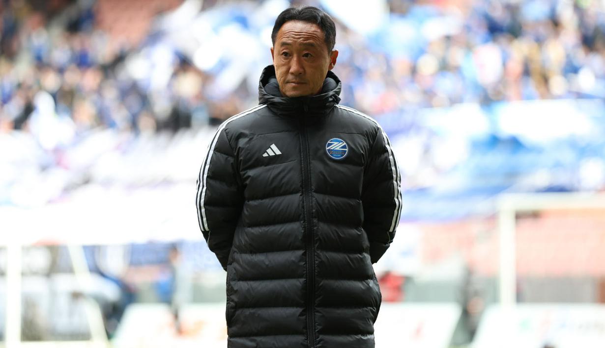 Go Kuroda punya pengalaman yang tak biasa sebagai pelatih. Ia sempat 29 tahun menangani tim SMA Aomori Yamada, sebelum jadi pelatih Machida Zelvia mulai tahun 2023. (J.LEAGUE)