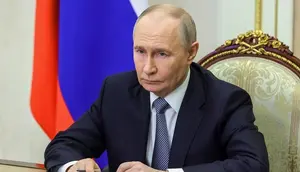 Putin Akui Serangan Ukraina Sebabkan Kelangkaan Bahan Bakar