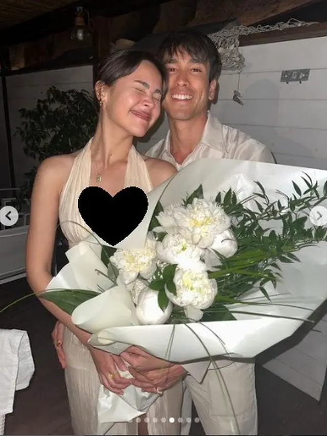 Yaya Urassaya Sperbund dilamar Nadech Kugimiya usai 12 tahun pacaran (Foto: Instagram kugimiyas)