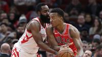 Aksi James Harden saat Rockets melawan Bulls di lanjutan NBA (AP)