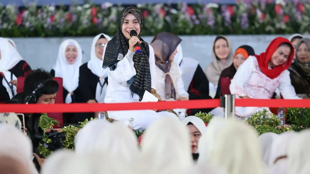Siti Atiqoh Ganjar saat menghadiri istighosah kebangsaan di Jatim Expo, Surabaya, Jumat (19/1/2024) (Istimewa)