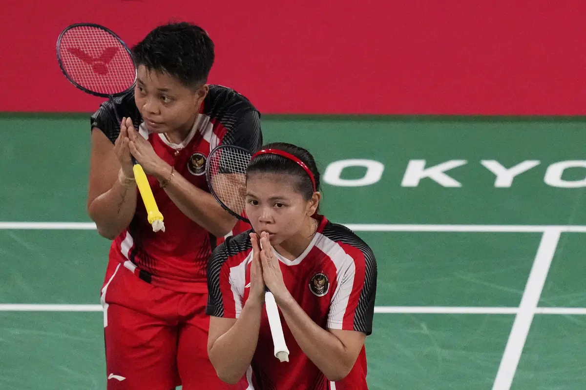 Greysia / Apriyani Kalahkan Pasangan Malaysia