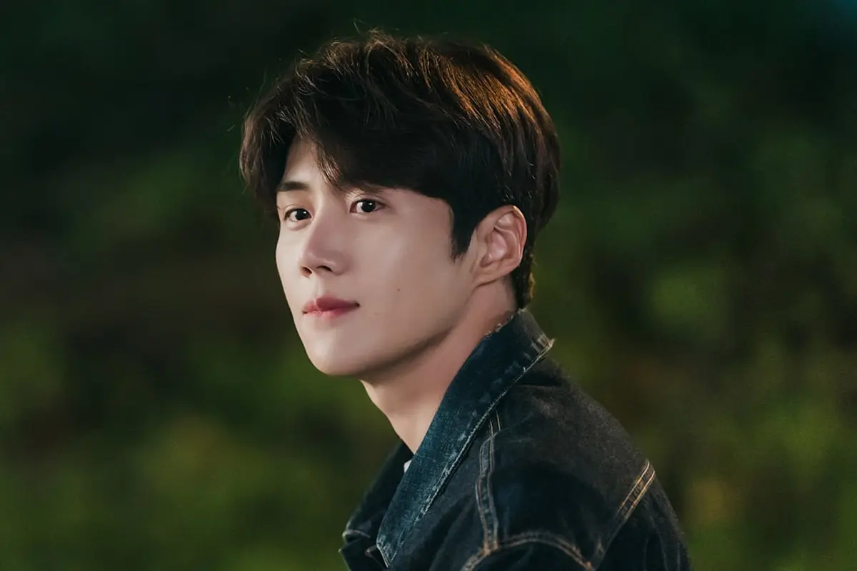 Kim Seon Ho dalam Hometown Cha-Cha-Cha. (tvN via Soompi)