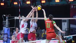 Jakarta Livin' Mandiri membuka peluang lolos babak final four Proliga 2026 usai menumbangkan pemuncak klasemen, Jakarta Pertamina Enduro (JPE) 3-1 (25-12, 25-20, 15-25, 25-20). (Dok. PBVSI)