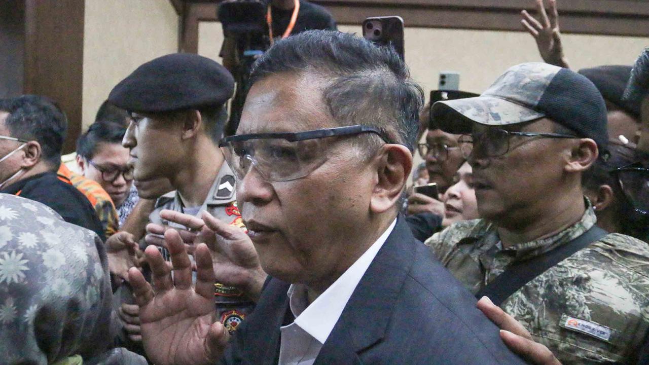 VIDEO: Wajah Tegang Adian & Sedihnya Djarot PDIP saat Hakim Vonis 3,5 Tahun Hasto di Kasus Suap