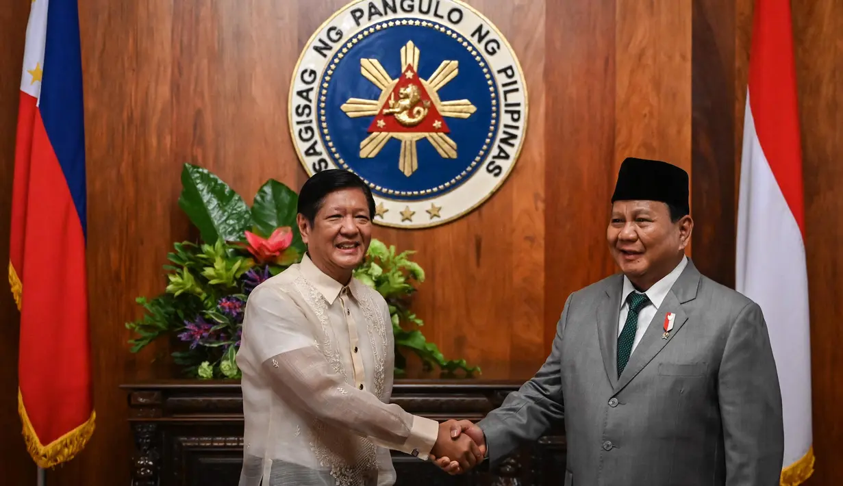 Kemitraan strategis antara Indonesia dan Filipina diharapkan dapat berkontribusi terhadap perdamaian dan stabilitas kawasan Asia Tenggara. (Jam Sta Rosa/POOL/AFP)