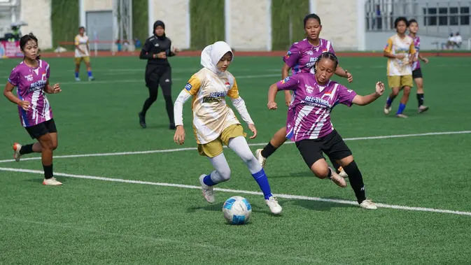 Fakta Diva Aulia: Pesepak Bola Berhijab Inspiratif!2.  Diva Aulia: Kisah Inspiratif di Balik Juara Piala Pertiwi3.  Bandung Juara: Strategi Diva Aulia di Piala Pertiwi 20254.