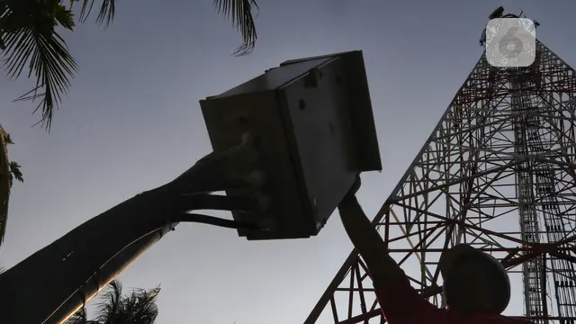 Melihat Perawatan Tower Telekomunikasi di Kepulauan Seribu