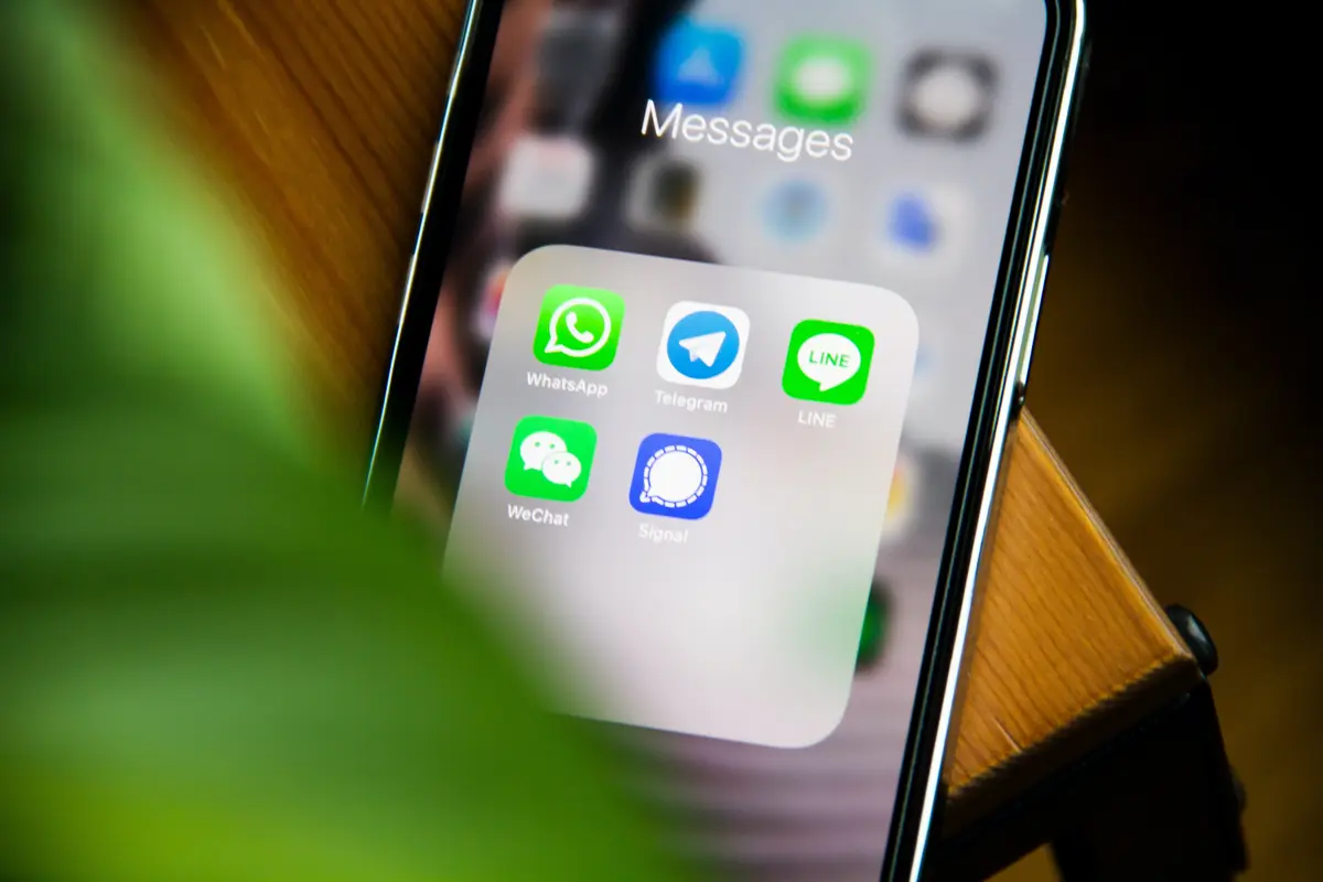 Bahaya Pakai SocialSpy WhatsApp