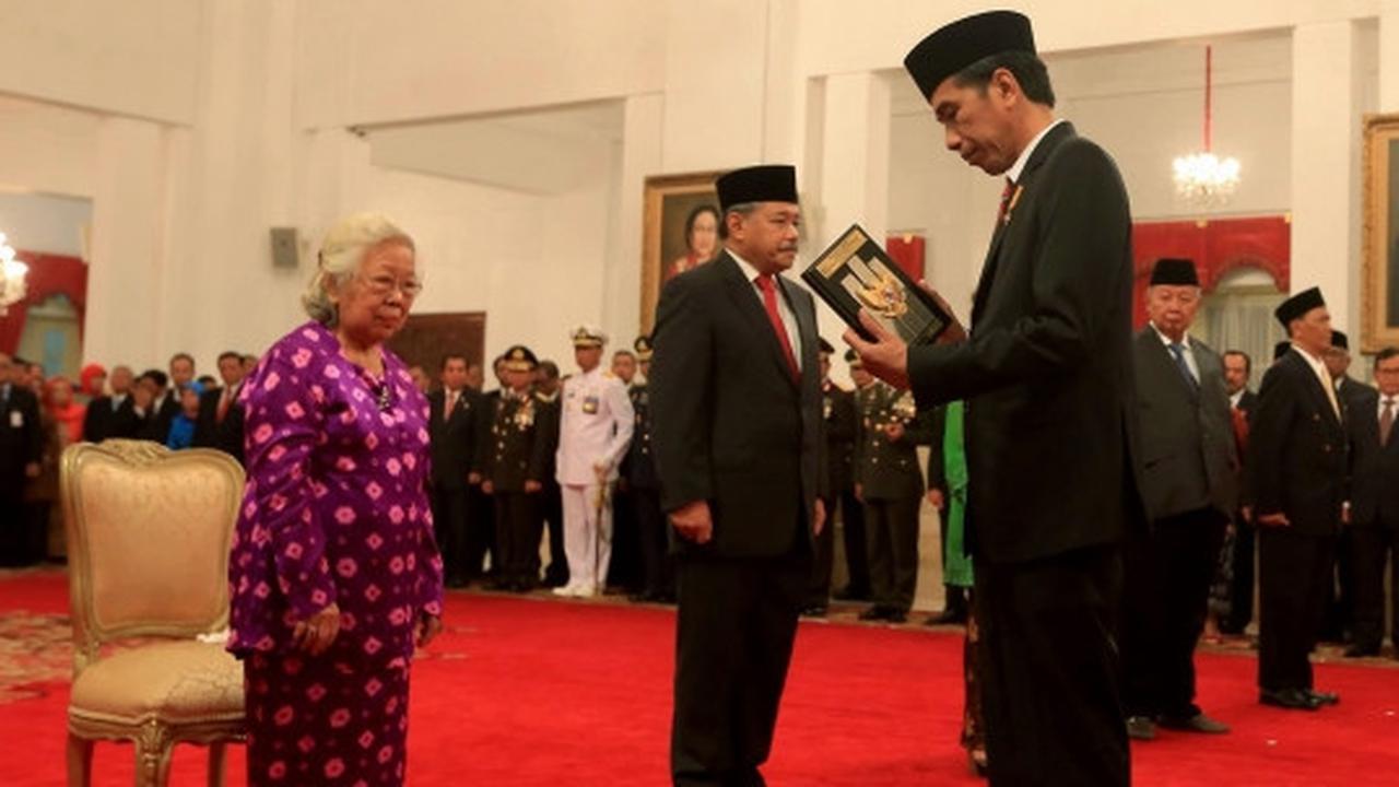 Jokowi anugerahkan gelar pahlawan nasional kepada lima tokoh berjasa