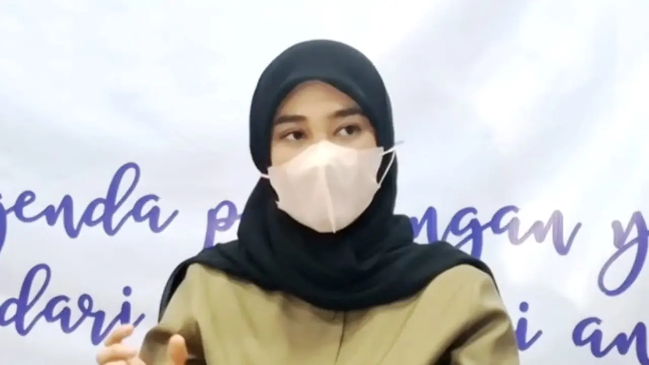 Clara Shinta.