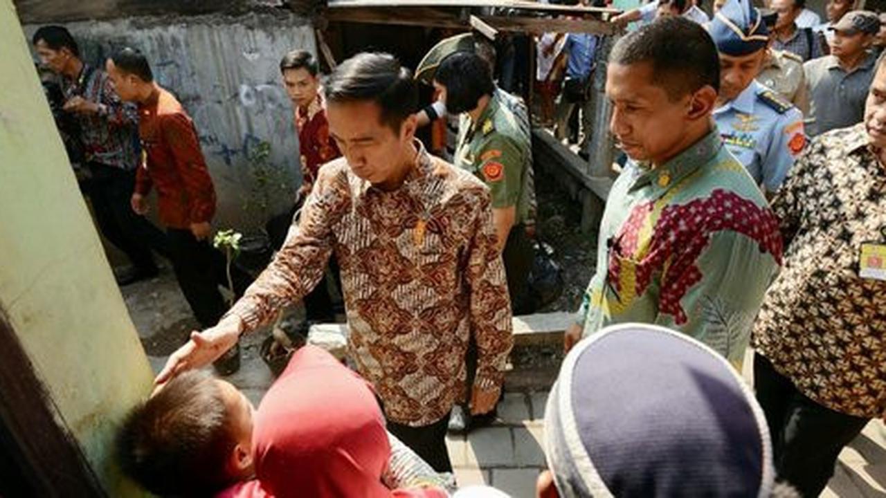 Warga Betting kegirangan dapat sembako dari Jokowi dan Ahok