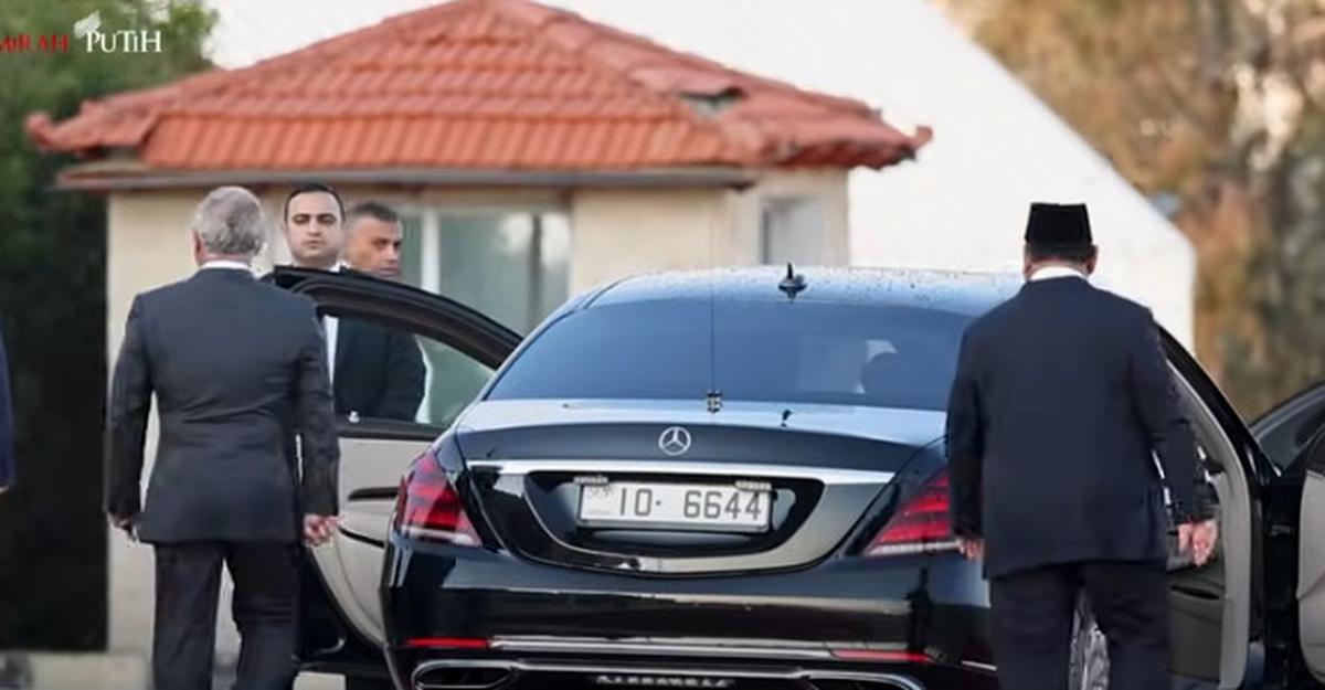 Persahabatan Abadi Prabowo Disopiri Raja Yordania,
